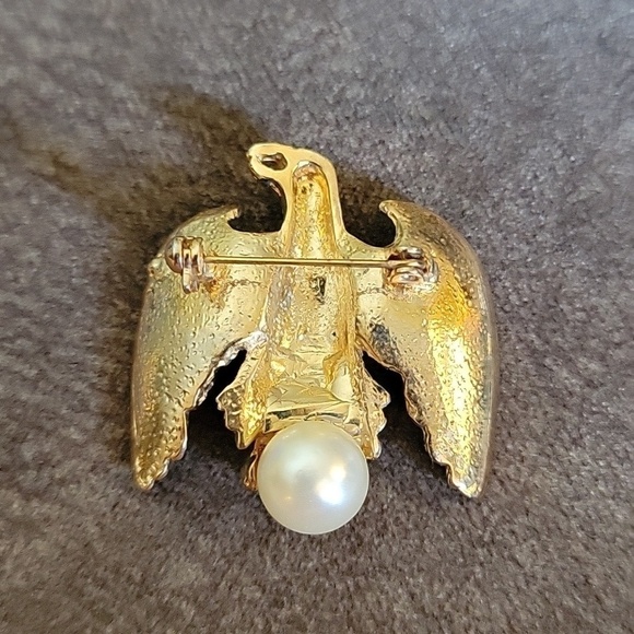 victorian-diamond-eagle-  Vtg Eagle Perched Pearl Rhinestone Fantasy Castlecore Cosplay Brooch